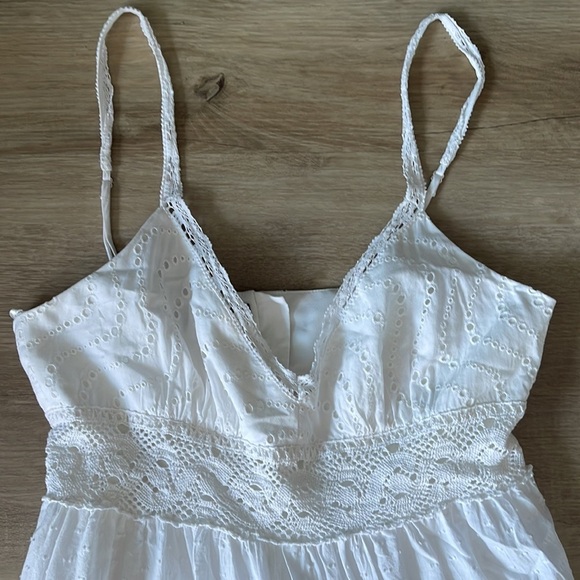 BCBG MAXAZRIA White Eyelet Maxi Tiered Sundress M cottagecore - Picture 2 of 8